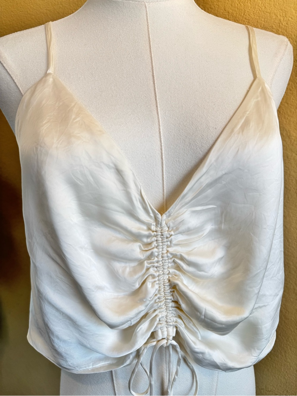 Aritzia Wilfred Verso Camisole - Size Medium - Cream/Ivory V-Neck Tank Ruching - Picture 6 of 12